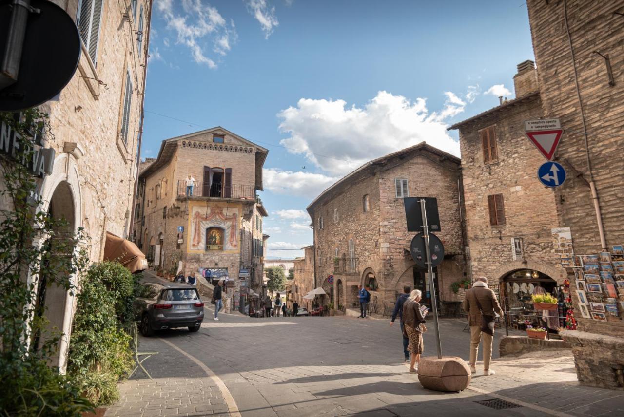 Brunelli Appartamenti Assisi Exterior foto