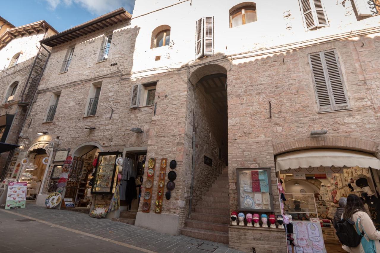 Brunelli Appartamenti Assisi Exterior foto